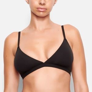 SKIMS FITS EVERYBODY TRIANGLE BRALETTE New S